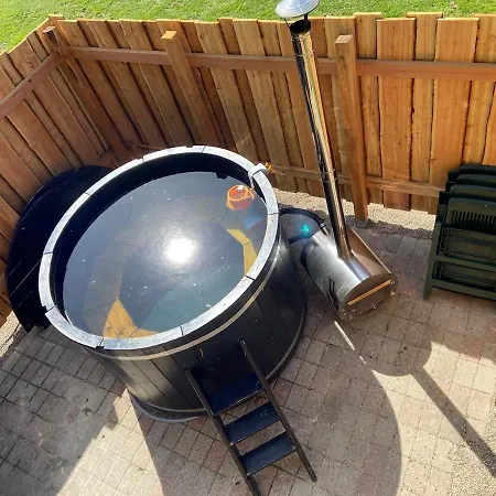 Luxury tent Shelterliv Med Luksus, Naervaer Og Vildmarksbad *