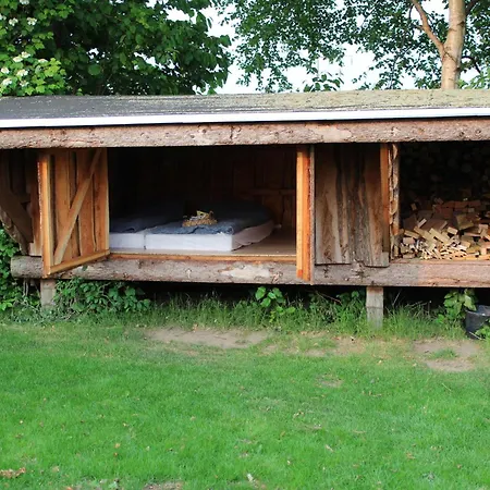Shelterliv Med Luksus, Naervaer Og Vildmarksbad Flemming